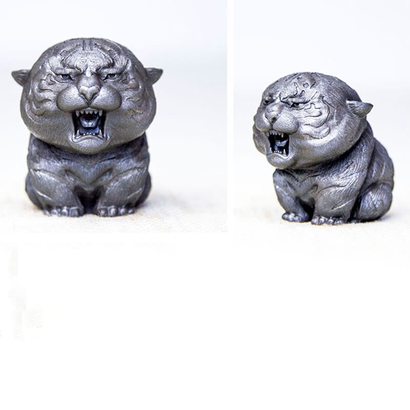 Statue de Buddha Stones en résine moulée à la main en forme de mini tigre rugissant en poudre de fer et rouille, décoration de la maison