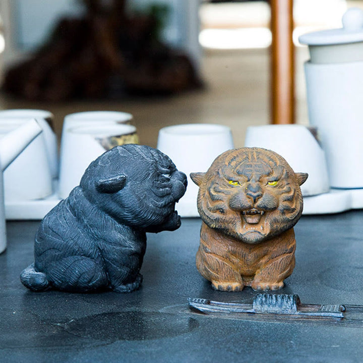 Statue de Buddha Stones en résine moulée à la main en forme de mini tigre rugissant en poudre de fer et rouille, décoration de la maison