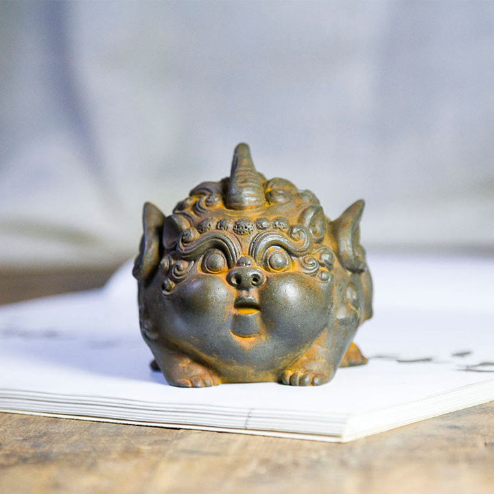 Statue de Buddha Stones faite à la main en résine coulée avec poudre de fer PiXiu Décoration de la maison - Version rouille 9*9cm - image 0