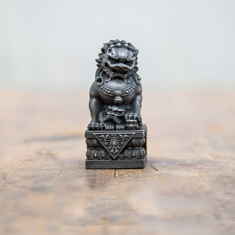 Statue de Buddha Stones faite à la main en résine moulée avec poudre de fer et rouille pour protéger le mal et décorer la maison