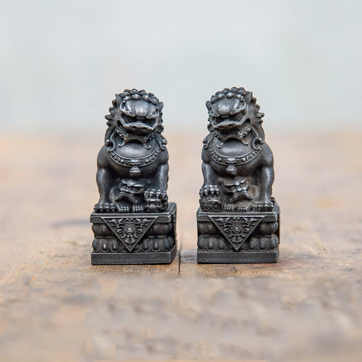 Statue de Buddha Stones faite à la main en résine moulée avec poudre de fer et rouille pour protéger le mal et décorer la maison