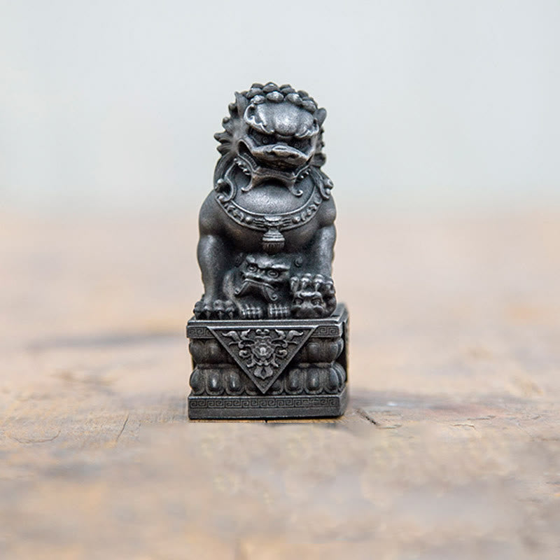 Statue de Buddha Stones faite à la main en résine moulée avec poudre de fer et rouille pour protéger le mal et décorer la maison