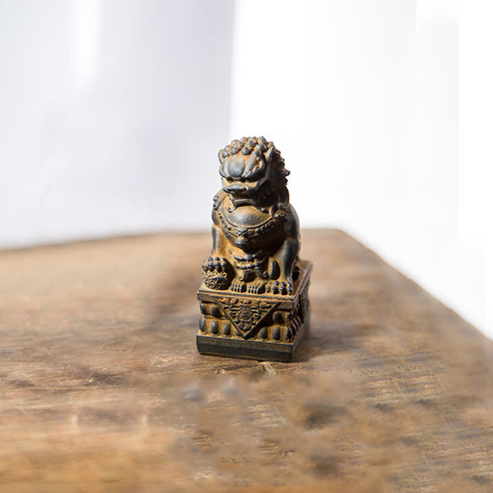 Statue de Buddha Stones faite à la main en résine moulée avec poudre de fer et rouille pour protéger le mal et décorer la maison