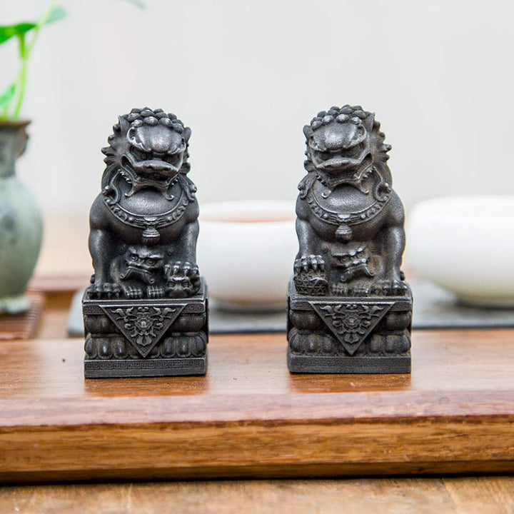 Statue de Buddha Stones faite à la main en résine moulée avec poudre de fer et rouille pour protéger le mal et décorer la maison
