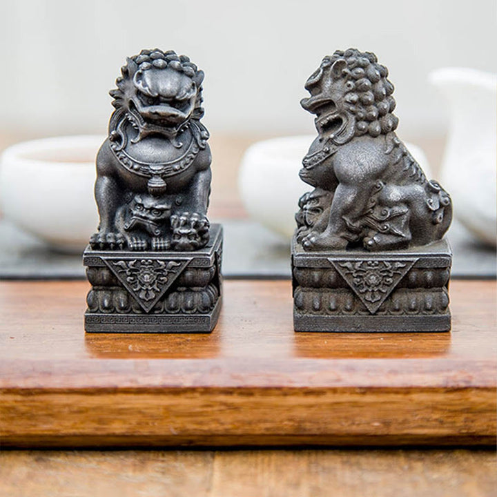 Statue de Buddha Stones faite à la main en résine moulée avec poudre de fer et rouille pour protéger le mal et décorer la maison
