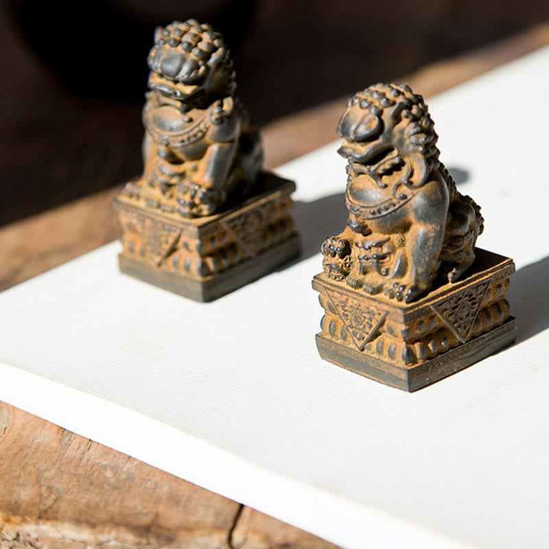 Statue de Buddha Stones faite à la main en résine moulée avec poudre de fer et rouille pour protéger le mal et décorer la maison