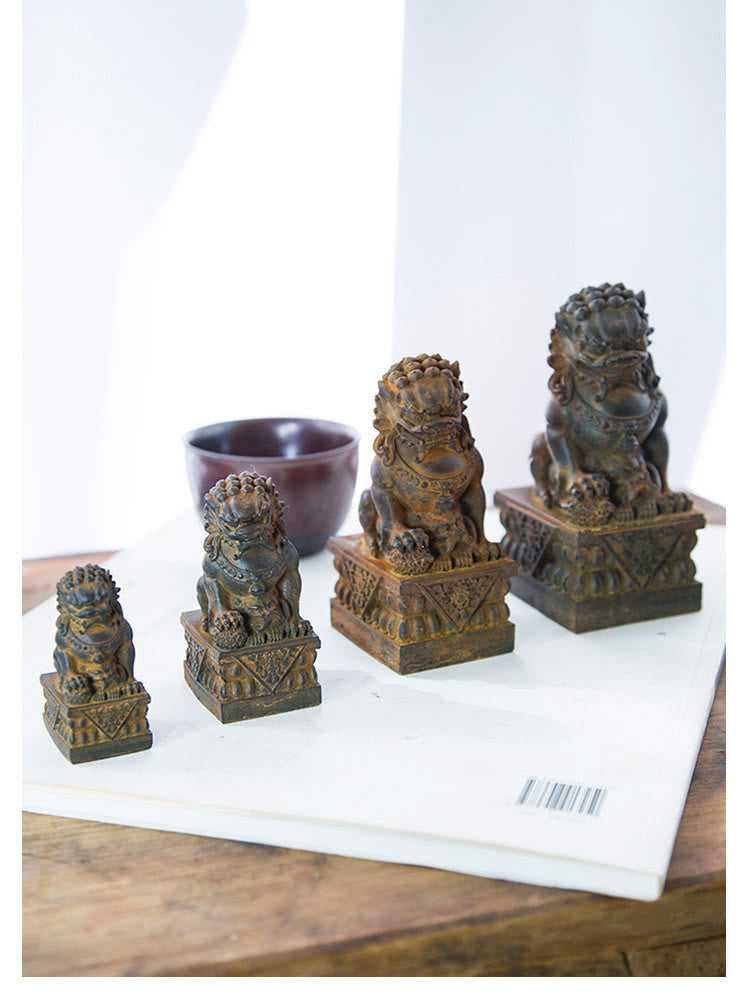 Statue de Buddha Stones faite à la main en résine moulée avec poudre de fer et rouille pour protéger le mal et décorer la maison