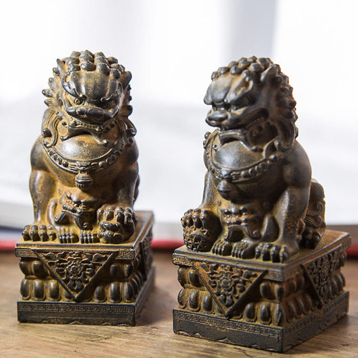 Statue de Buddha Stones faite à la main en résine moulée avec poudre de fer et rouille pour protéger le mal et décorer la maison
