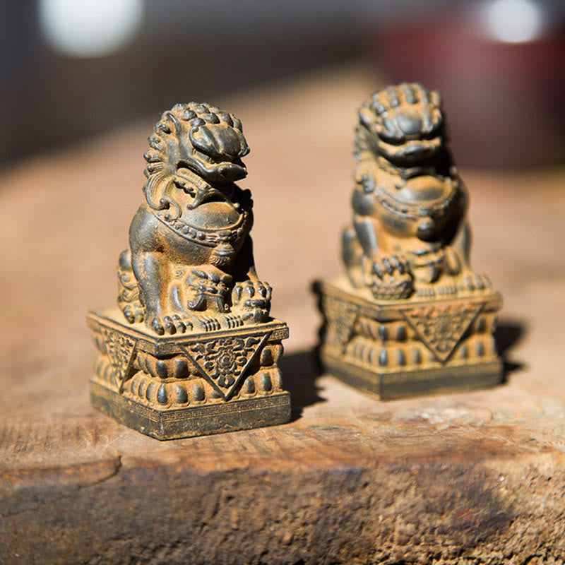 Statue de Buddha Stones faite à la main en résine moulée avec poudre de fer et rouille pour protéger le mal et décorer la maison