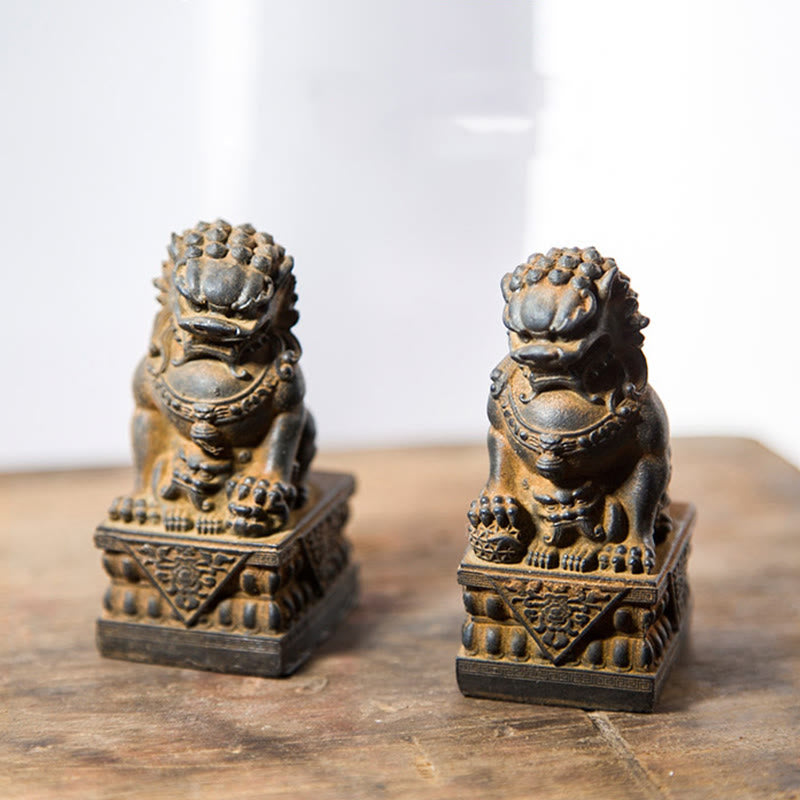 Statue de Buddha Stones faite à la main en résine moulée avec poudre de fer et rouille pour protéger le mal et décorer la maison