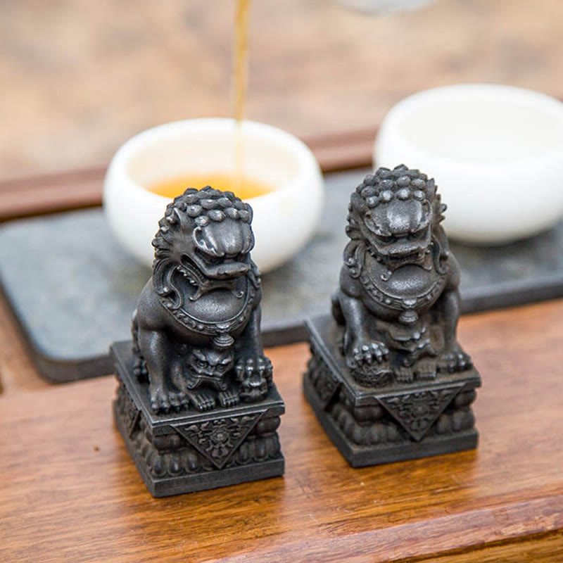 Statue de Buddha Stones faite à la main en résine moulée avec poudre de fer et rouille pour protéger le mal et décorer la maison
