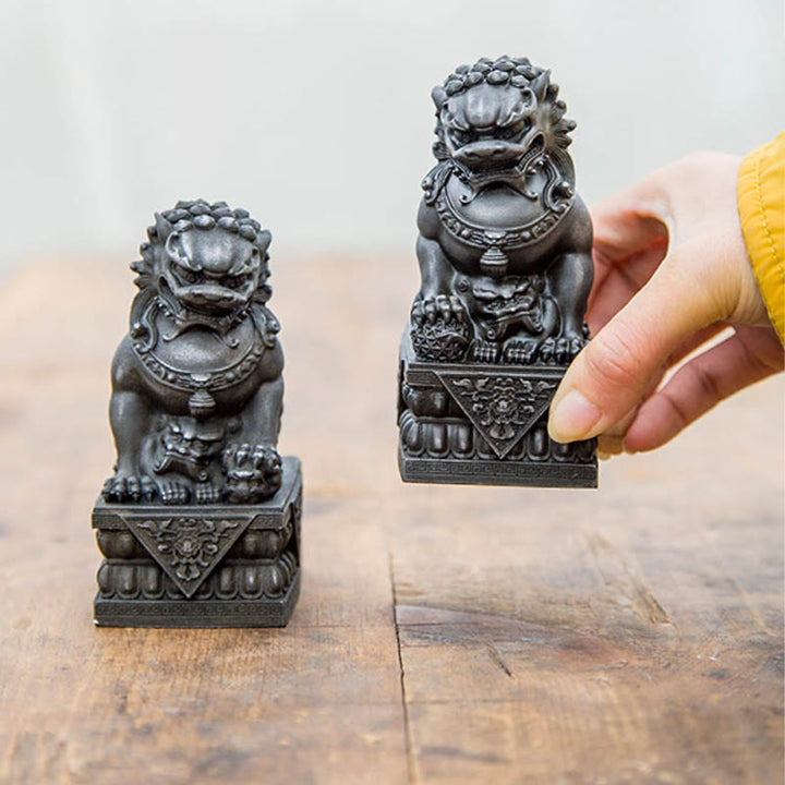 Statue de Buddha Stones faite à la main en résine moulée avec poudre de fer et rouille pour protéger le mal et décorer la maison