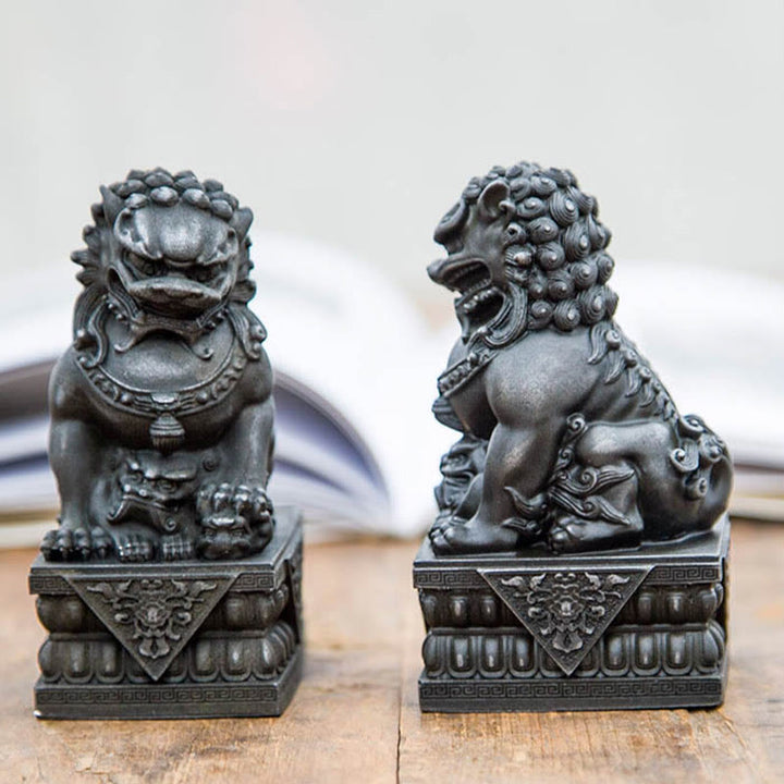Statue de Buddha Stones faite à la main en résine moulée avec poudre de fer et rouille pour protéger le mal et décorer la maison