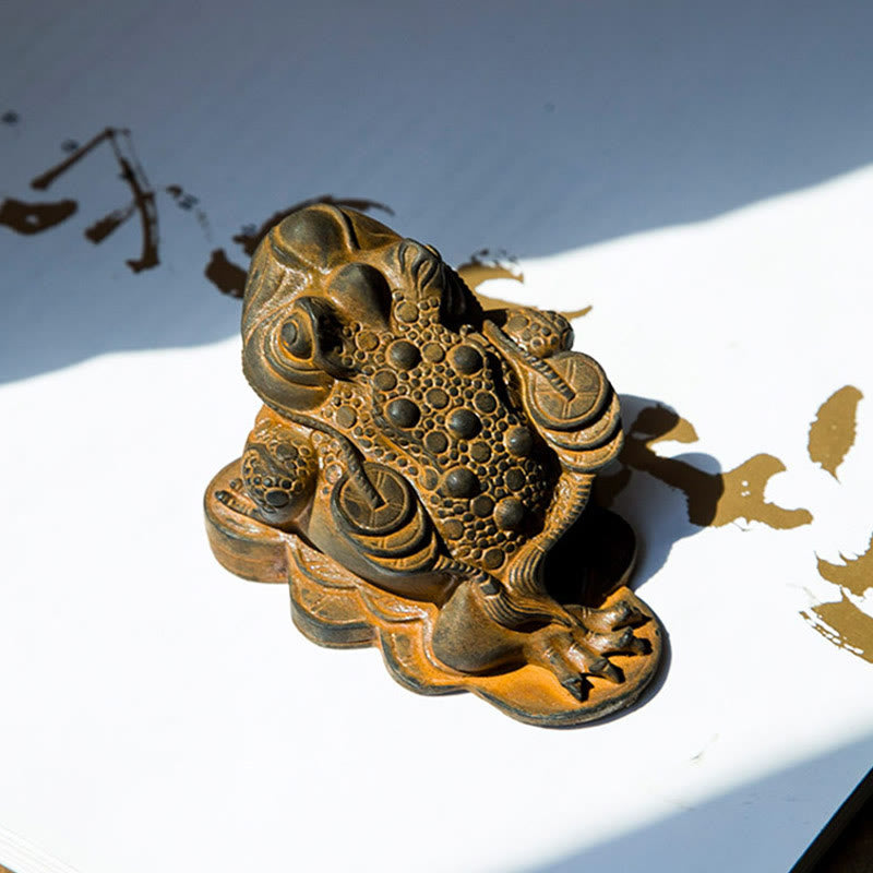 Buddha Stones faites à la main Feng Shui Grenouille Crapaud Pièces de cuivre Poudre de fer Rouille Statue en résine coulée Décoration de la maison