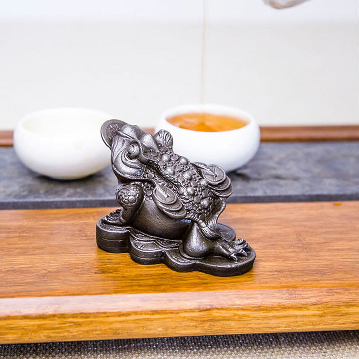 Buddha Stones faites à la main Feng Shui Grenouille Crapaud Pièces de cuivre Poudre de fer Rouille Statue en résine coulée Décoration de la maison
