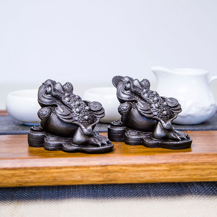 Buddha Stones faites à la main Feng Shui Grenouille Crapaud Pièces de cuivre Poudre de fer Rouille Statue en résine coulée Décoration de la maison