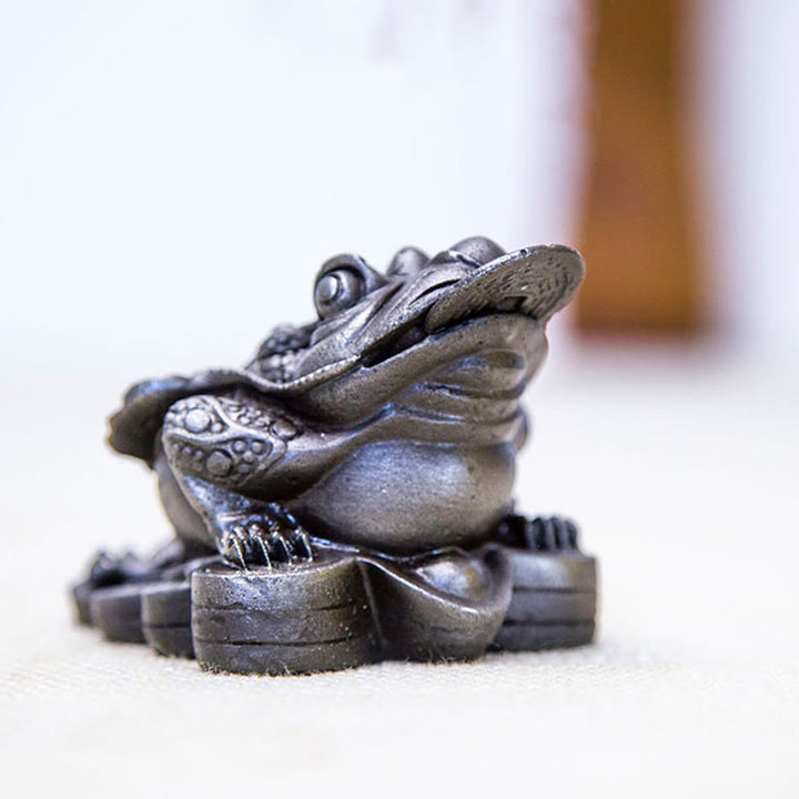 Buddha Stones faites à la main Feng Shui Grenouille Crapaud Pièces de cuivre Poudre de fer Rouille Statue en résine coulée Décoration de la maison