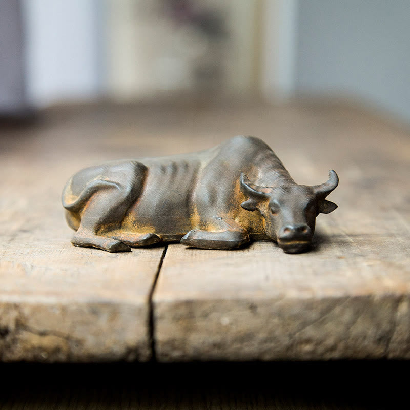 Statue de Buddha Stones en résine moulée à la main en forme de petit buffle d'eau et de taureau en poudre de fer rouille décoration de la maison - Version rouille 4*11cm - image 0