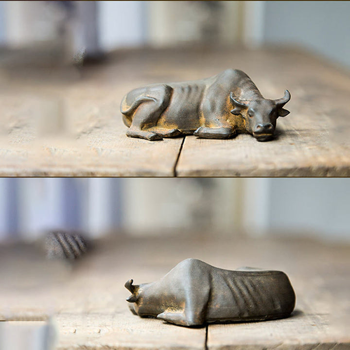 Statue de Buddha Stones en résine moulée à la main en forme de petit buffle d'eau et de taureau en poudre de fer rouille décoration de la maison