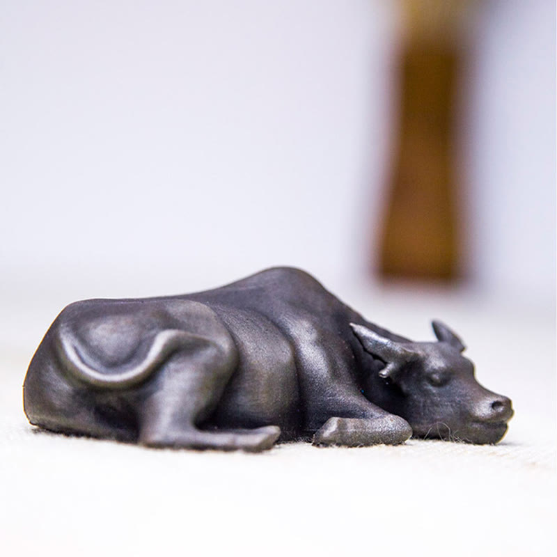 Statue de Buddha Stones en résine moulée à la main en forme de petit buffle d'eau et de taureau en poudre de fer rouille décoration de la maison