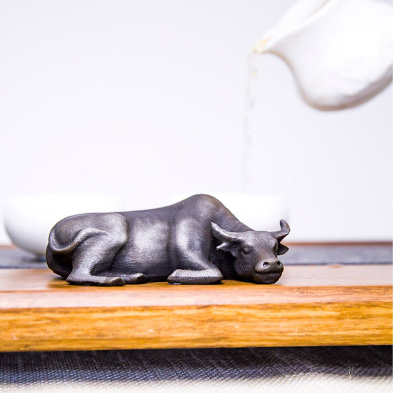 Statue de Buddha Stones en résine moulée à la main en forme de petit buffle d'eau et de taureau en poudre de fer rouille décoration de la maison