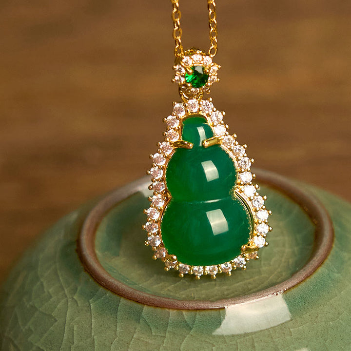 Pendentif en calcédoine verte Buddha Stones
