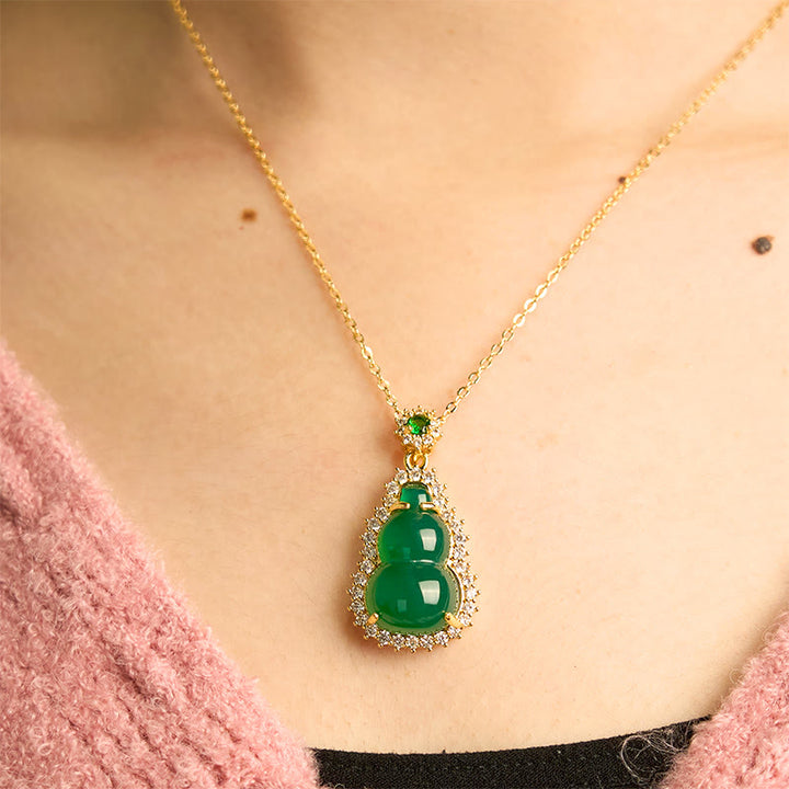 Pendentif en calcédoine verte Buddha Stones