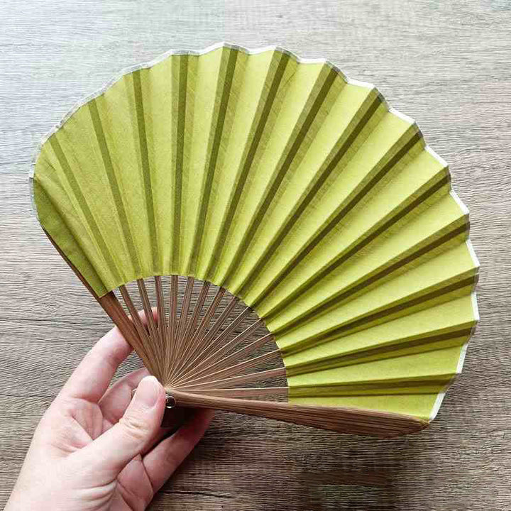 Éventail pliable en bambou à main en forme de coquillage de couleur unie rétro avec Buddha Stones - Vert/Jaune 22 cm - image 7