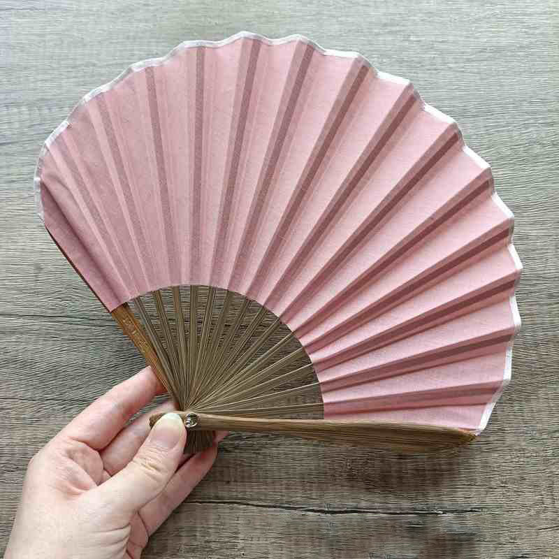Éventail pliable en bambou à main en forme de coquillage de couleur unie rétro avec Buddha Stones - Rose clair 22 cm - image 20