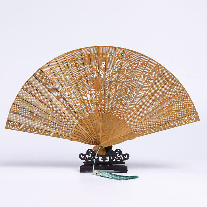 Éventail pliant à main en bois de santal vert avec motif gravé de Buddha Stones, nuages, grue, paon, lune Chang'e - Gravure Chang'e Moon en bois de santal vert 23 cm - image 5