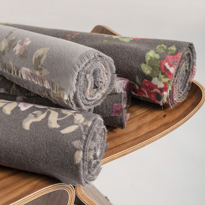 Écharpe enveloppante confortable pour l'automne et l'hiver Buddha Stones et fleurs de roses tibétaines
