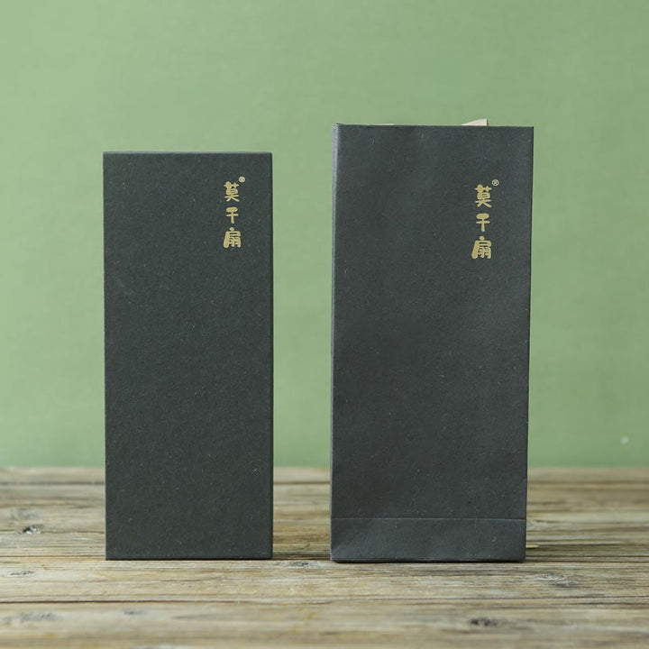 Éventail pliable à main en bambou et soie avec grue de montagne et de rivière rétro Buddha Stones