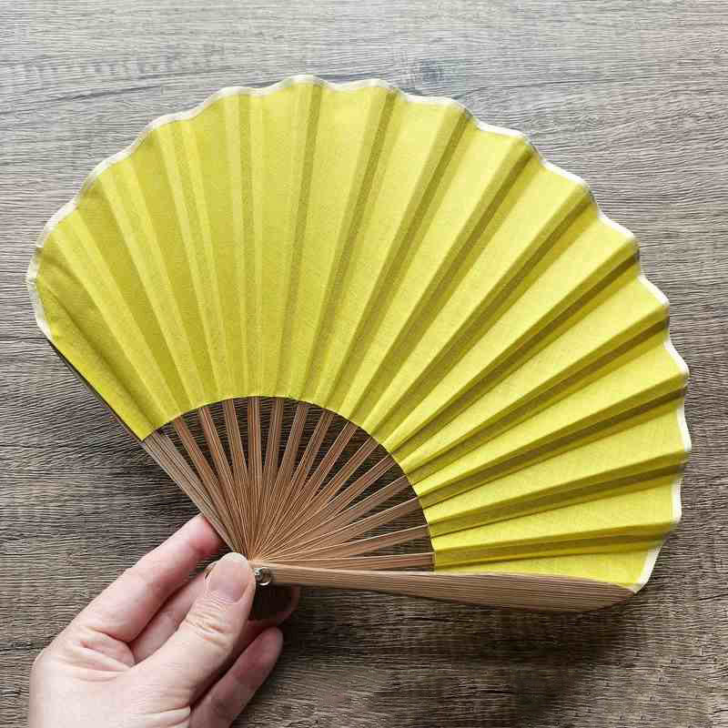 Éventail pliable en bambou à main en forme de coquillage de couleur unie rétro avec Buddha Stones - Jaune 22 cm - image 22