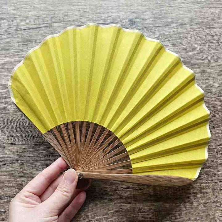 Éventail pliable en bambou à main en forme de coquillage de couleur unie rétro avec Buddha Stones - Jaune 22 cm - image 22