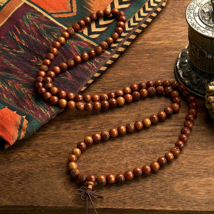 Bracelet de protection mantra de la lumière dorée en bois de jujubier frappé par la foudre avec 108 perles de Mala Buddha Stones
