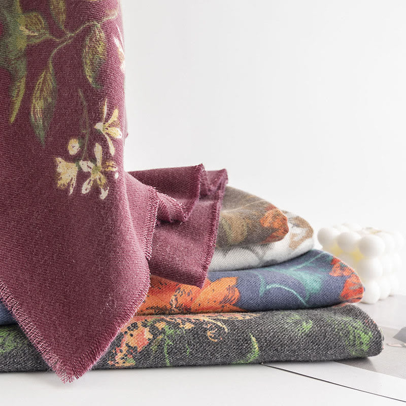 Écharpe enveloppante confortable et chaude avec motif imprimé de roses multiflores tibétaines en Buddha Stones pour l'automne et l'hiver