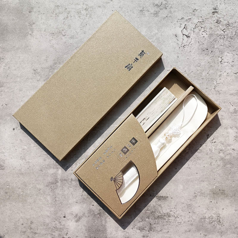 Éventail pliable en bambou et soie à main avec grue et fleurs de prunier et Buddha Stones