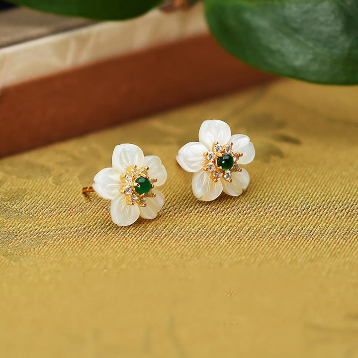 Buddha Stones Boucles d'oreilles en argent sterling 925 avec pierre de jade Tridacna et bénédiction de fleur