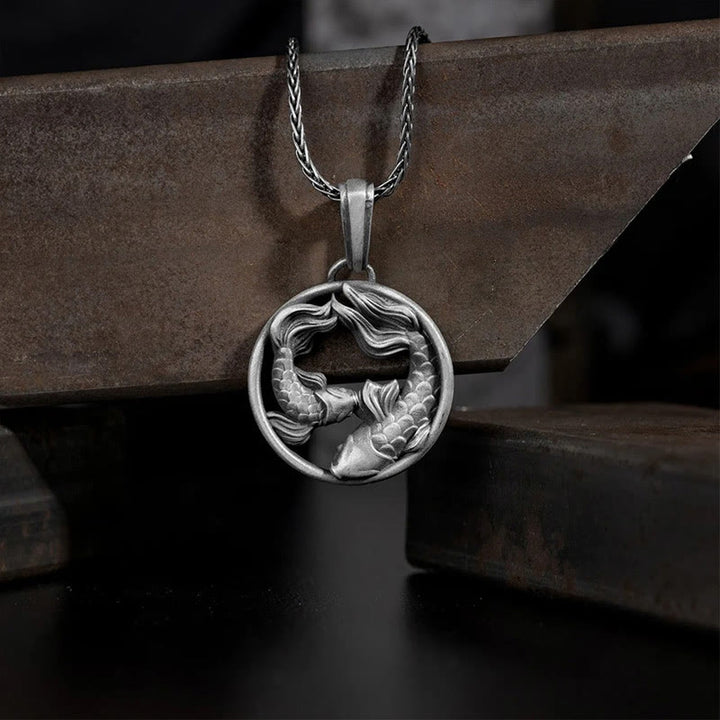 Collier avec pendentif en étain pur en forme de poisson Koi double de Buddha Stones - image 3