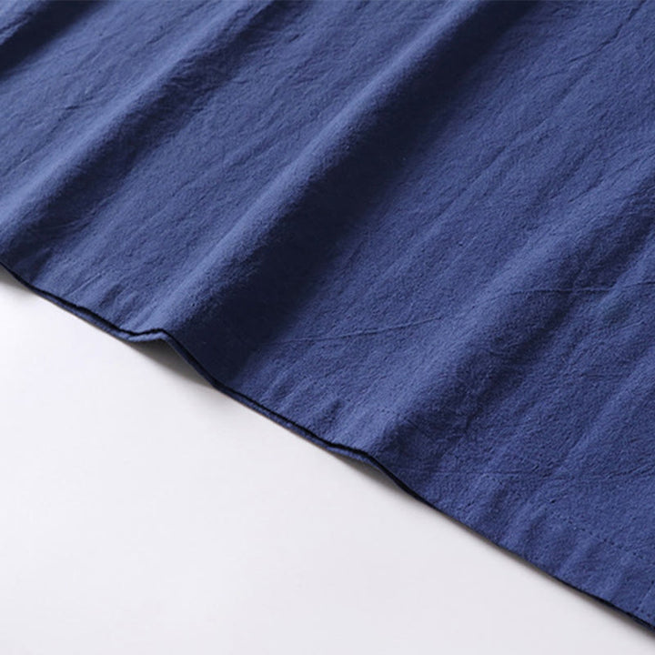 Chemise homme en coton et lin à manches courtes et un bouton grenouille Buddha Stones de couleur unie