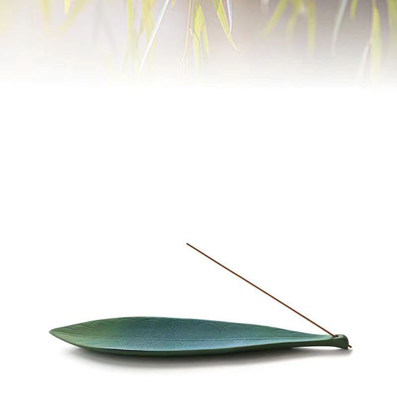 Brûleur d'encens en céramique avec Buddha Stones et feuille de saule