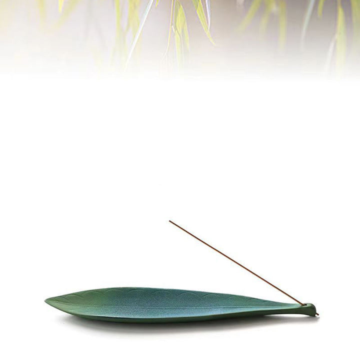 Brûleur d'encens en céramique avec Buddha Stones et feuille de saule