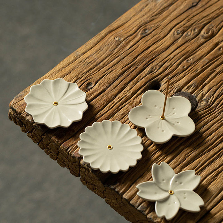 Buddha Stones Lotus Fleur de cerisier Fleur de prunier Chrysanthème Brûleur d'encens en céramique de guérison Décoration