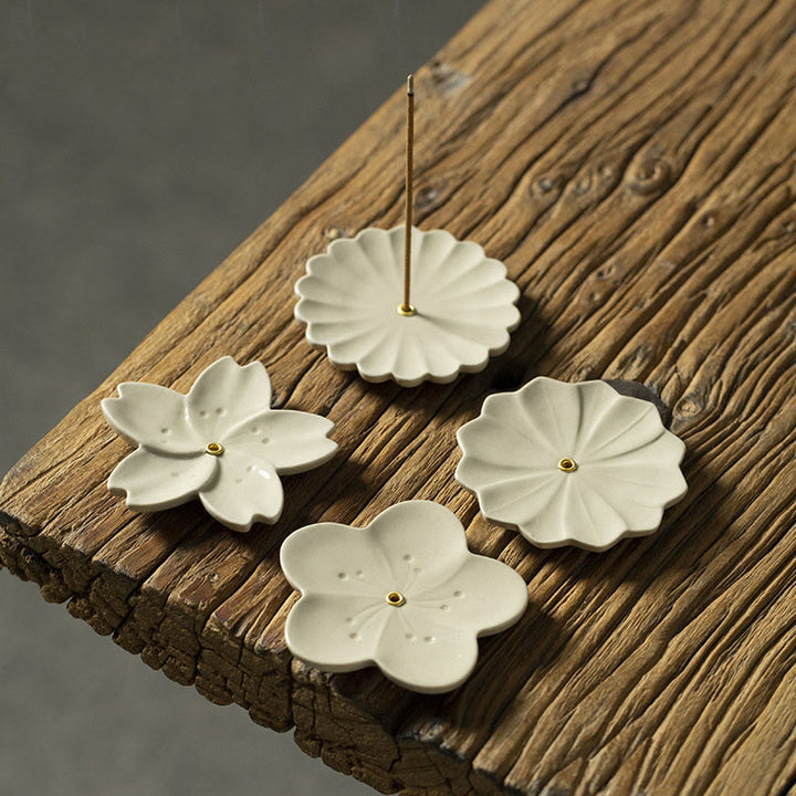 Buddha Stones Lotus Fleur de cerisier Fleur de prunier Chrysanthème Brûleur d'encens en céramique de guérison Décoration