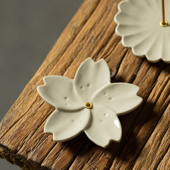 Buddha Stones Lotus Fleur de cerisier Fleur de prunier Chrysanthème Brûleur d'encens en céramique de guérison Décoration