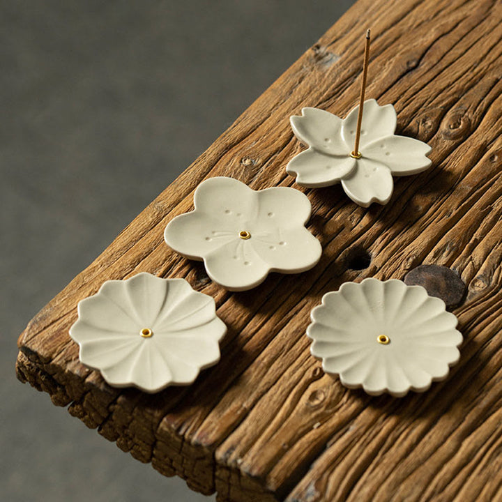 Buddha Stones Lotus Fleur de cerisier Fleur de prunier Chrysanthème Brûleur d'encens en céramique de guérison Décoration