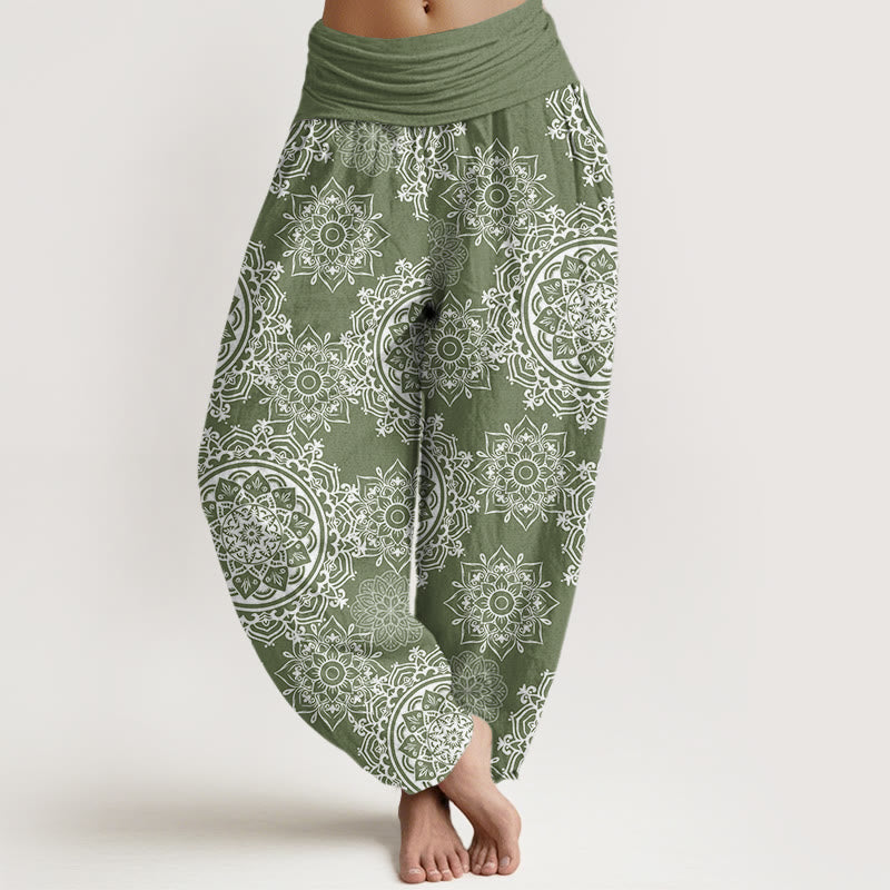Pantalon harem décontracté en coton blanc à motif mandala et fleurs, orné de Buddha Stones . Taille élastique. - Vert foncé - US22，UK/AU26，EU54 (6XL) - image 0