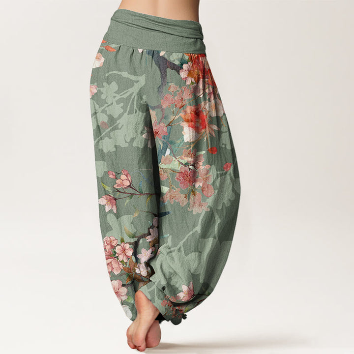 Pantalon harem à taille élastique pour femme, en coton rouge et rose, orné de Buddha Stones et de fleurs épanouies et de branches luxuriantes. - image 2