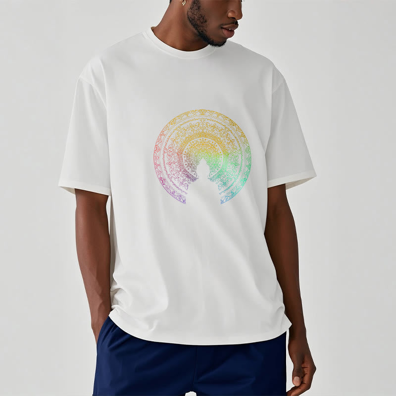 T-shirt en coton avec motif mandala dégradé coloré et Buddha Stones - image 9