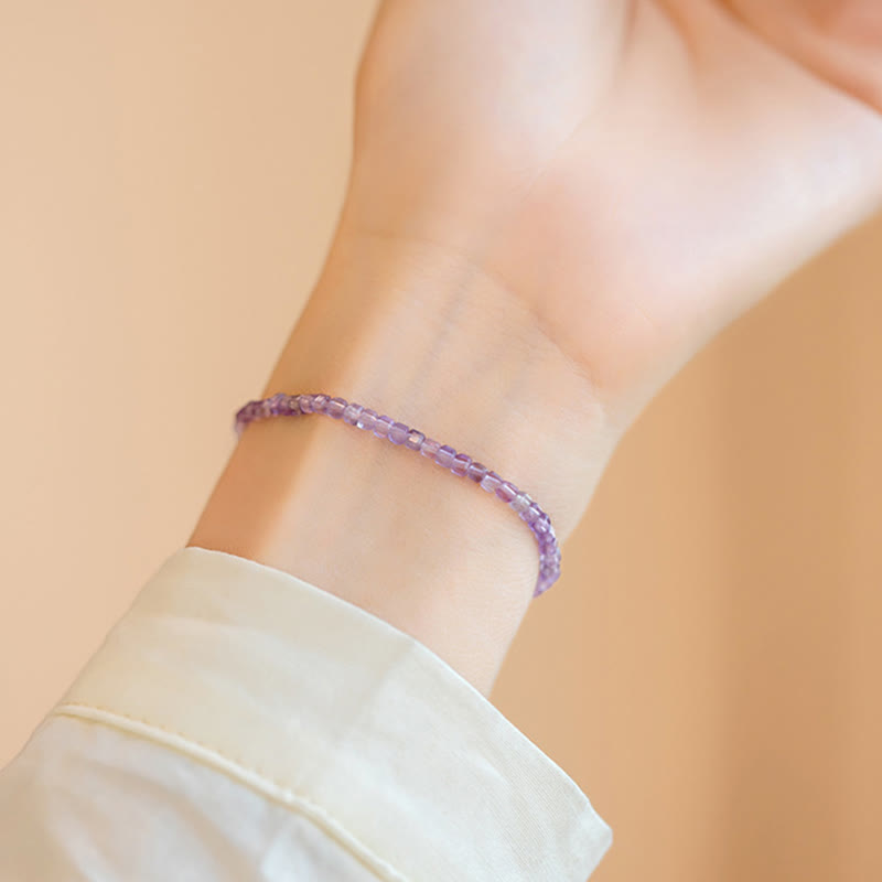 Bracelet de paix intérieure en cuivre plaqué or 14 carats avec perles ultra-fines en améthyste naturelle de 2,5 mm et Buddha Stones